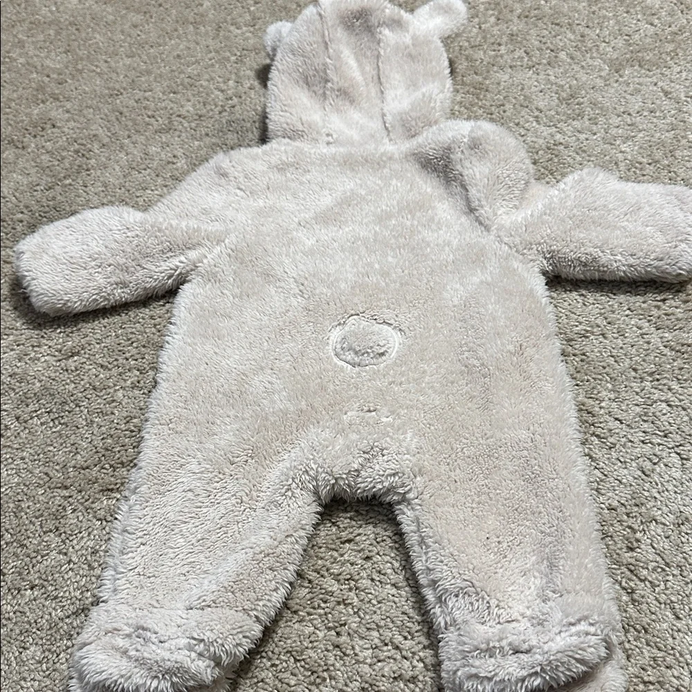 Baby Boden Newborn  bunting snowsuit cream color teddy bear ears